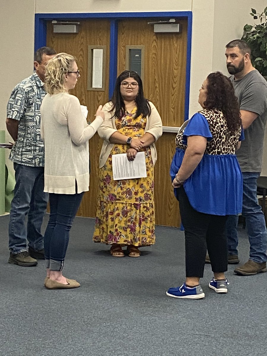 spiles07's tweet photo. @NISD_Learning New Mustangs in training @HarryPiles @PKthru5mustangs @NataliaISD @Natalia_High @NJH_Mustangs https://t.co/b6JazVDOoH