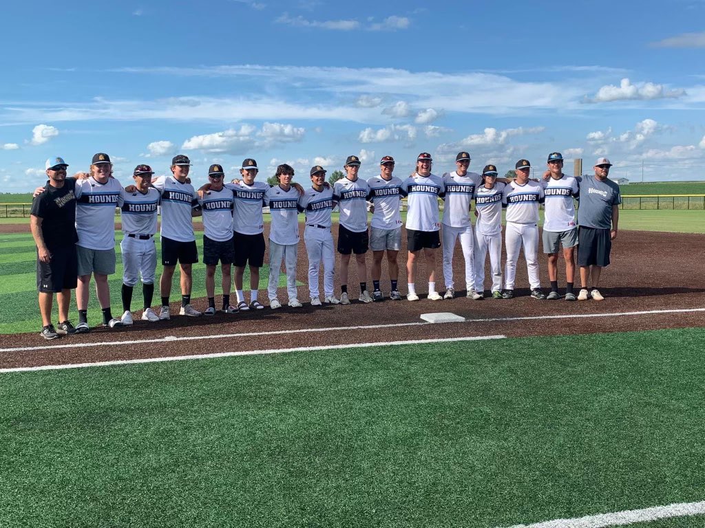 OsborneHounds's tweet photo. I started this organization with these guys, and cannot be more grateful for the experience throughout. Thank you to each player and of course the parents. @houndsplayball @TopPreps @BUncommitted @HoundsAnderson @CoachSebastian6 @ChrisVaculik @JSchallmoser @stevegrein https://t.co/rZWLkgyCfz