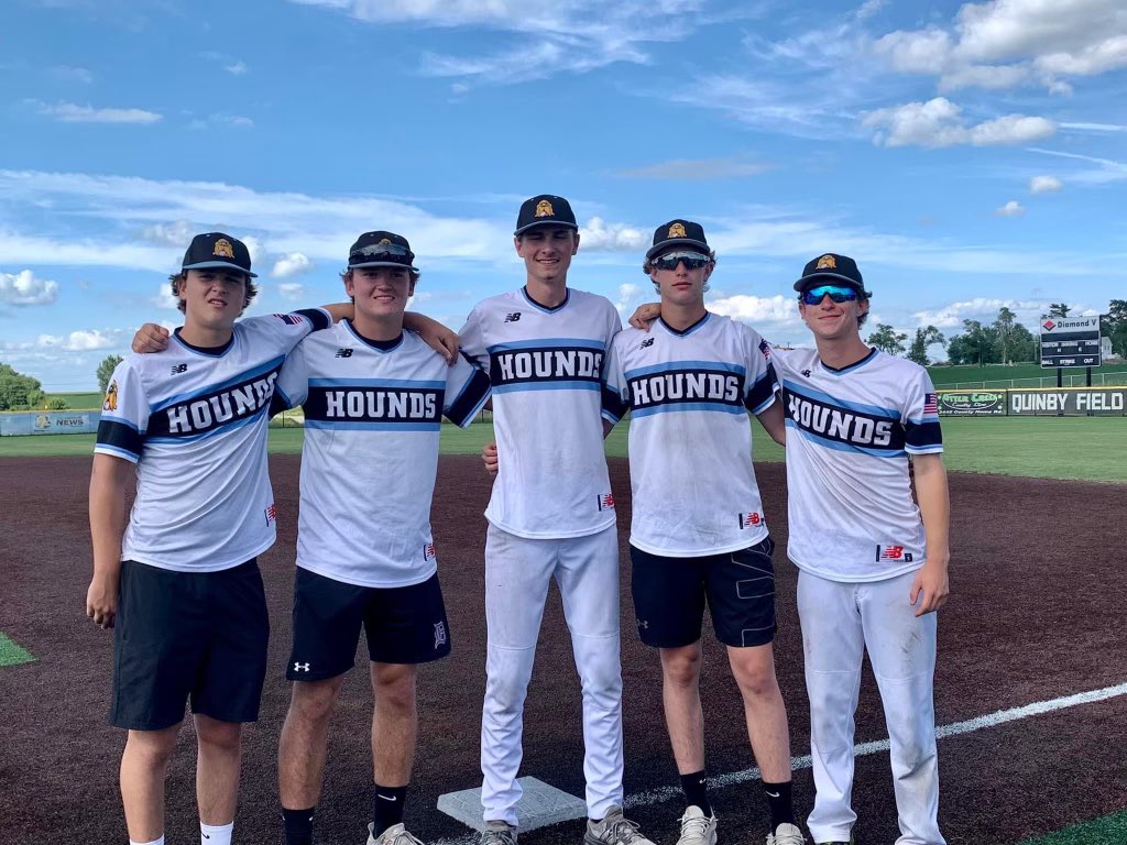 OsborneHounds's tweet photo. I started this organization with these guys, and cannot be more grateful for the experience throughout. Thank you to each player and of course the parents. @houndsplayball @TopPreps @BUncommitted @HoundsAnderson @CoachSebastian6 @ChrisVaculik @JSchallmoser @stevegrein https://t.co/rZWLkgyCfz