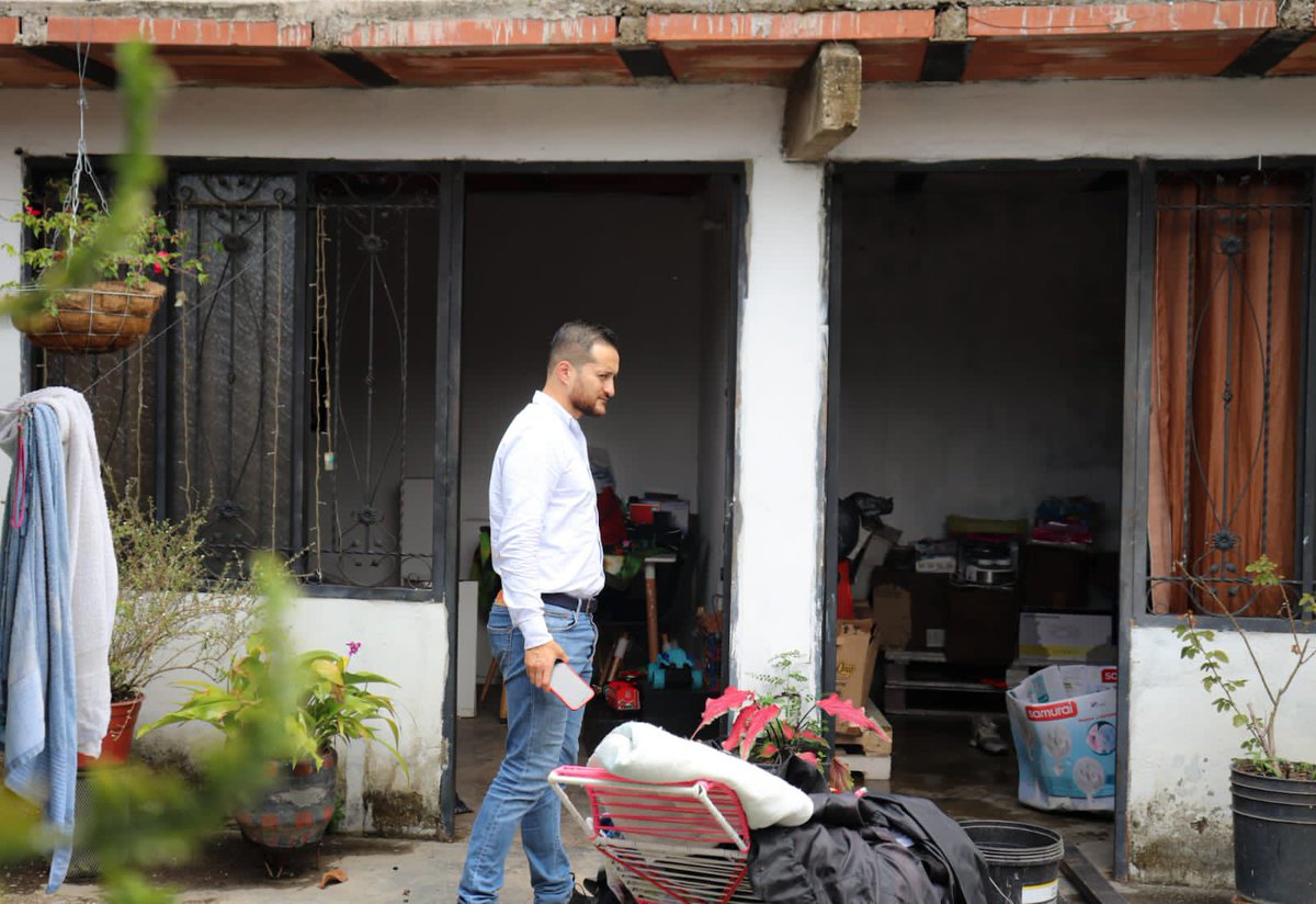 Sagertol's tweet photo. (2/2)Por eso desde allí y de manera rápida se coordino la entrega de ayudas para estas personas que se han visto afectadas. 

Seguimos llegando a todos los territorios con una mano amiga para brindar soluciones. 

#ElTolimaNosUne #LaGestiónDelRiesgoNosUne https://t.co/ySMaW27whT