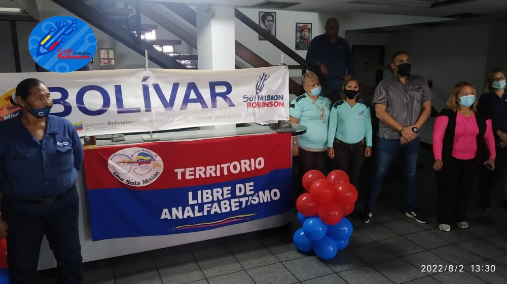 #MisionRobinsonBolPresente En Grafitos del Orinoco La Misión Robinsón Los Declara Empresa Libre de la Batalla por el Sexto Grado 
<a href="/NicolasMaduro/">Nicolás Maduro</a>