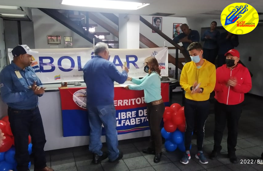 #MisionRobinsonBolPresente En Grafitos del Orinoco La Misión Robinsón Los Declara Empresa Libre de la Batalla por el Sexto Grado 
<a href="/NicolasMaduro/">Nicolás Maduro</a>