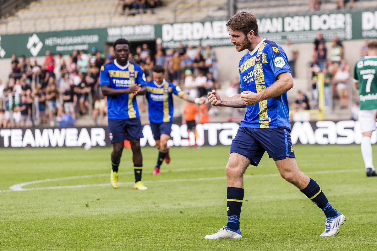 supclubwII's tweet photo. Daniel Crowley wordt vandaag 25 jaar. Happy birthday, Daniel! 🥳🎉
‘Ain’t nobody, like Daniel Crowley. Makes me happy, makes me feel this way’🎶🎶
#SCWII #SCWillemII
Foto’s: Toin Damen https://t.co/1e18ZJBRst