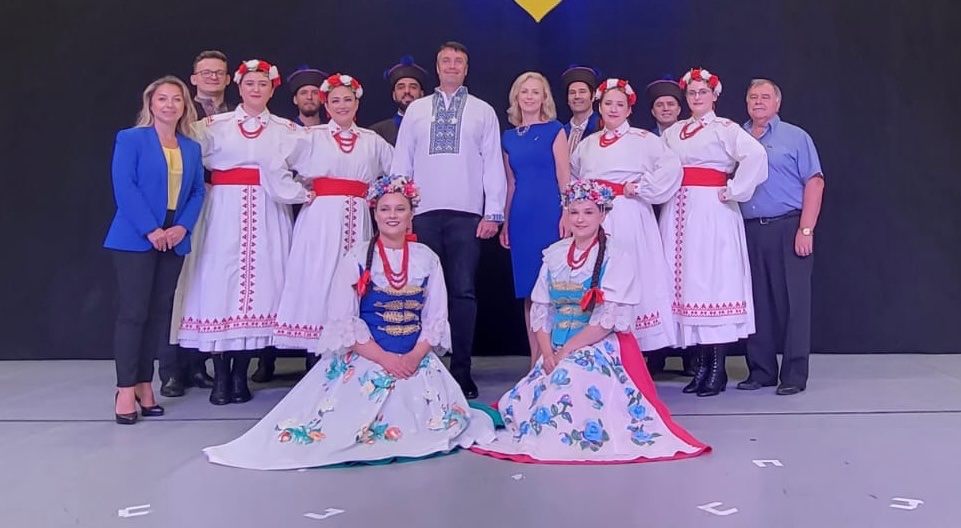 Pszczolkowska_M's tweet photo. Scenes from the Ukrainian Pavilion at @Folklorama 2022.

Ukrainian artists invited Polish Dance Ensemble “Sokół” to perform together at the @KyivPavilion.
🇵🇱🇺🇦🇨🇦 https://t.co/UItrnfqhF6
