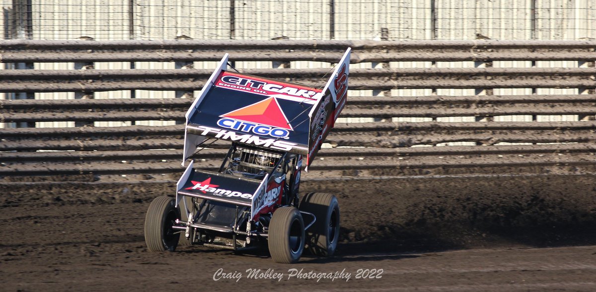 MobleyCraig's tweet photo. @RyanTimms_5T slinging some dirt out of turn 2 @knoxvilleraces this past weekend!!! https://t.co/0BJMCSGZia