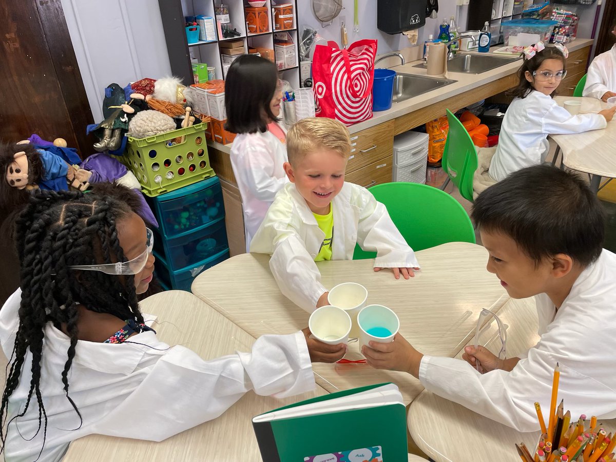 STEMbieda's tweet photo. The @APS_SPARK dragons 🐉 in Mr. Freeman’s class are using chemistry 🧪 in the STEAM Lab to get out their new school year jitters! @TerryHarness @drjtoney @msbringslid @sarapruett5 #STEMifySPARK #jitterjuice https://t.co/gNp0qDW9pJ