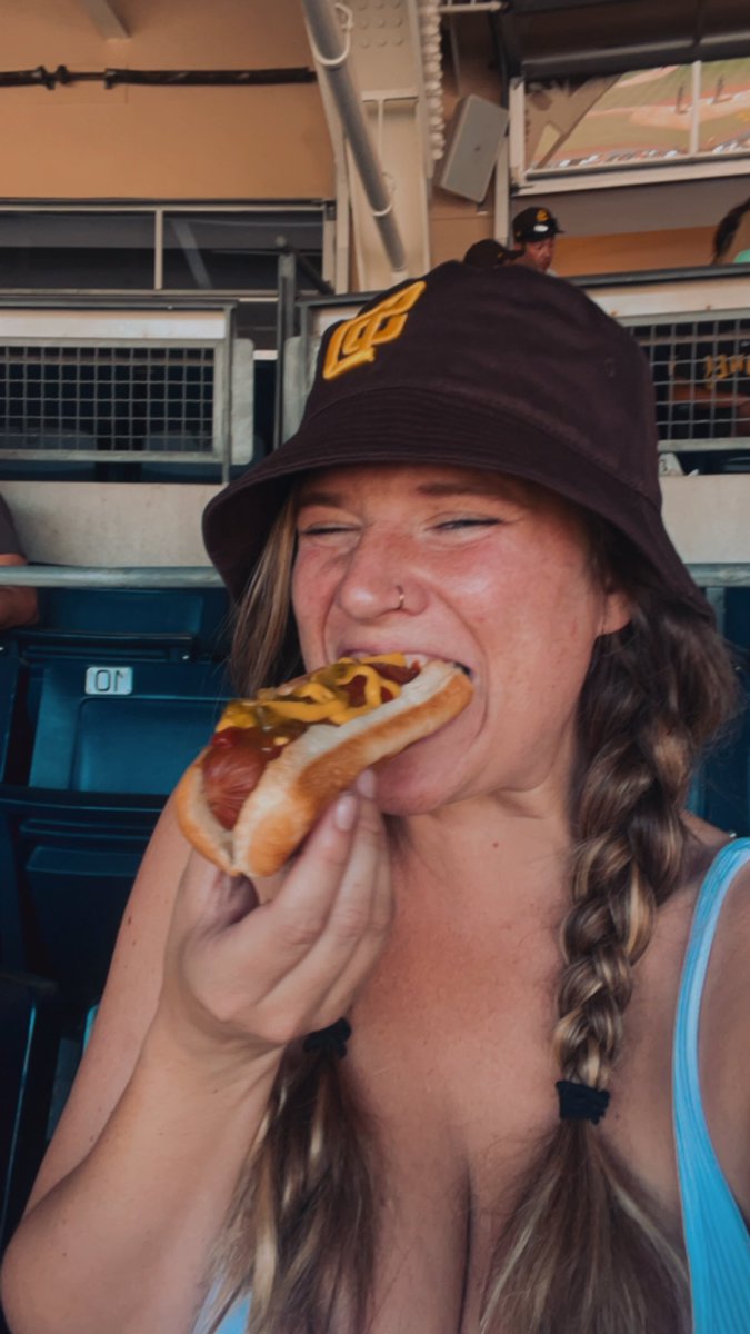 allycatbreed's tweet photo. @PetcoPark https://t.co/tMToUrAPx7