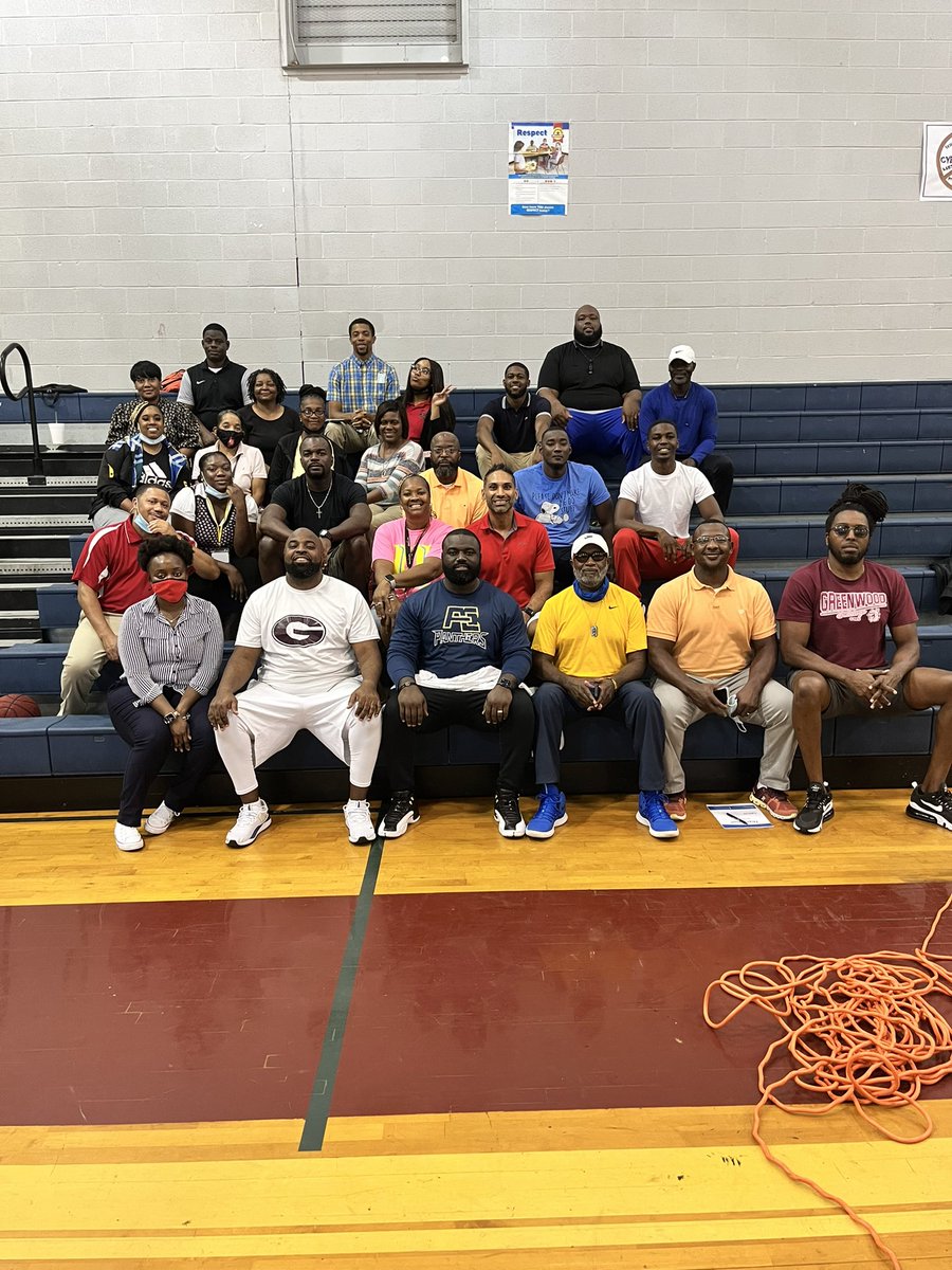 Physedmanrising's tweet photo. Great @CATCHhealth #physed training in Greenwood, MS! Attendees were fully engaged and are ready to take CATCH back to their campuses!
#catchworks #catchtraining https://t.co/DF2zOBpOiF
