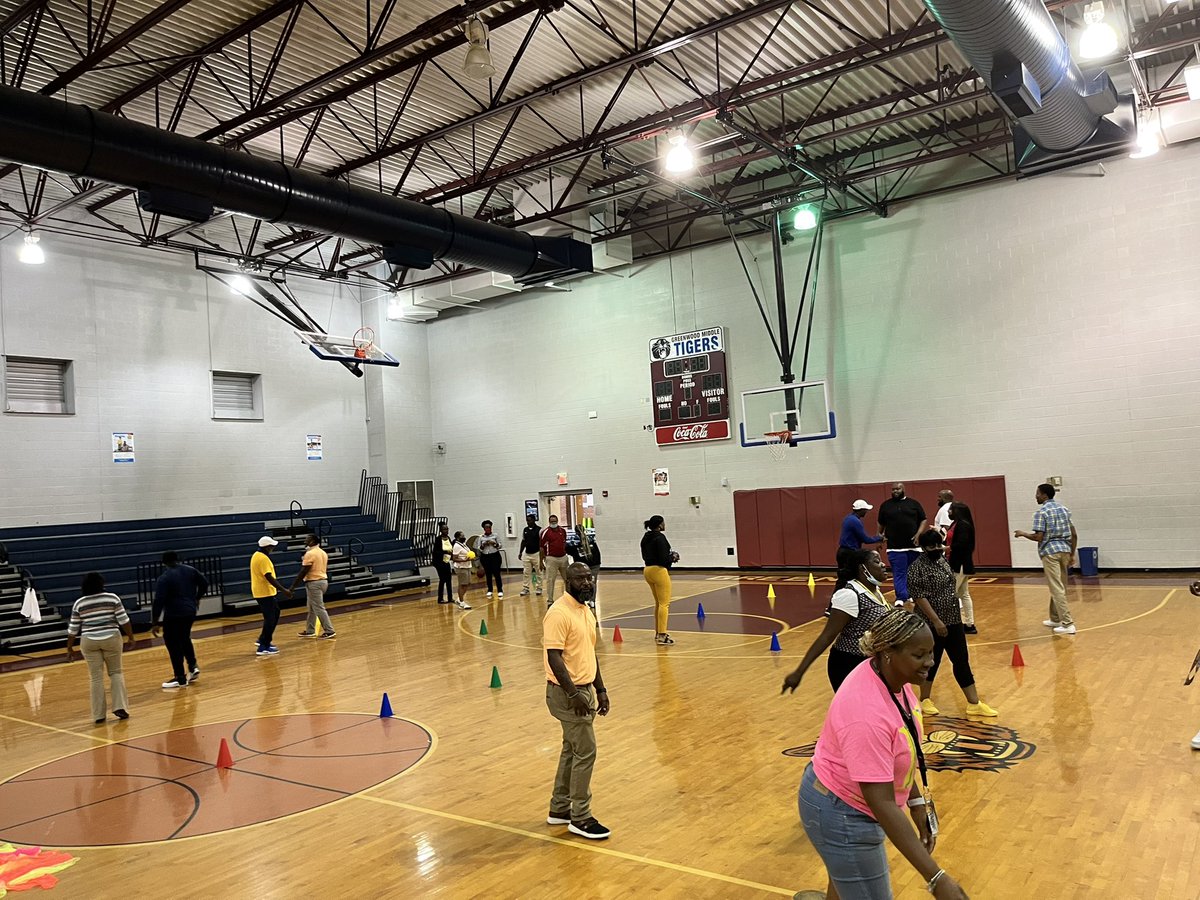 Physedmanrising's tweet photo. Great @CATCHhealth #physed training in Greenwood, MS! Attendees were fully engaged and are ready to take CATCH back to their campuses!
#catchworks #catchtraining https://t.co/DF2zOBpOiF