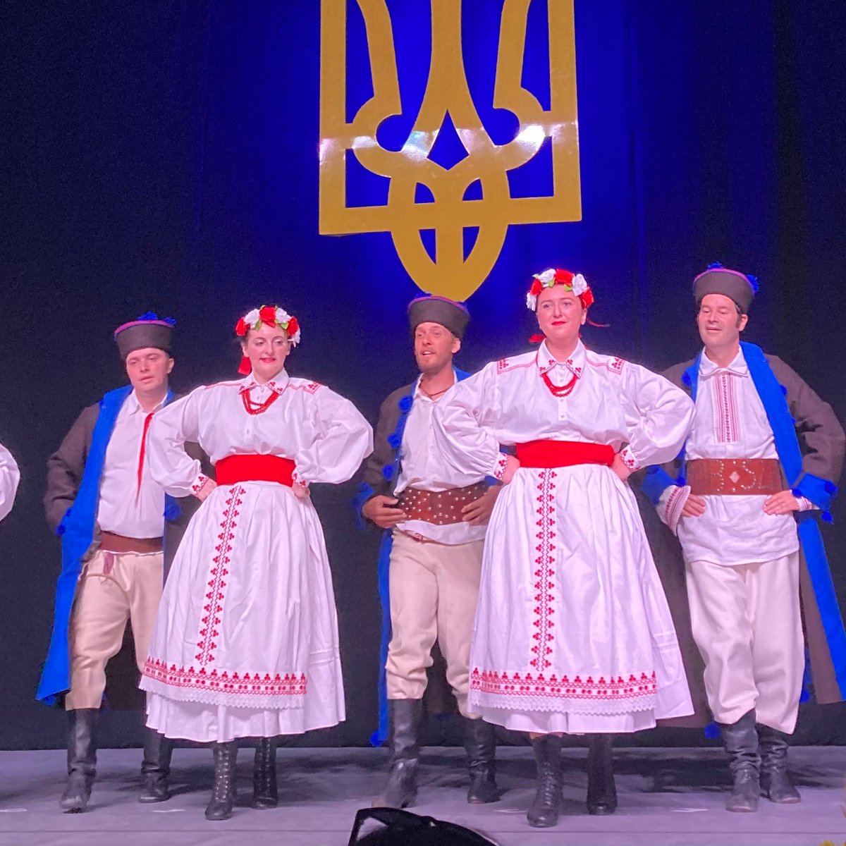 Pszczolkowska_M's tweet photo. Scenes from the Ukrainian Pavilion at @Folklorama 2022.

Ukrainian artists invited Polish Dance Ensemble “Sokół” to perform together at the @KyivPavilion.
🇵🇱🇺🇦🇨🇦 https://t.co/UItrnfqhF6