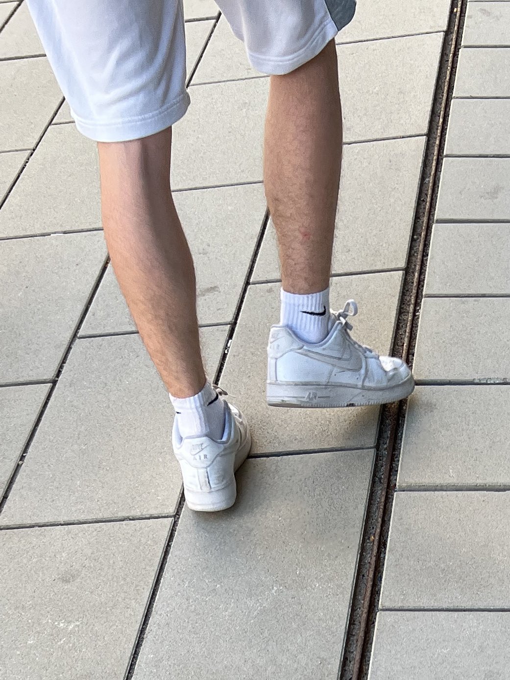 Nike clearance sneakrs twitter