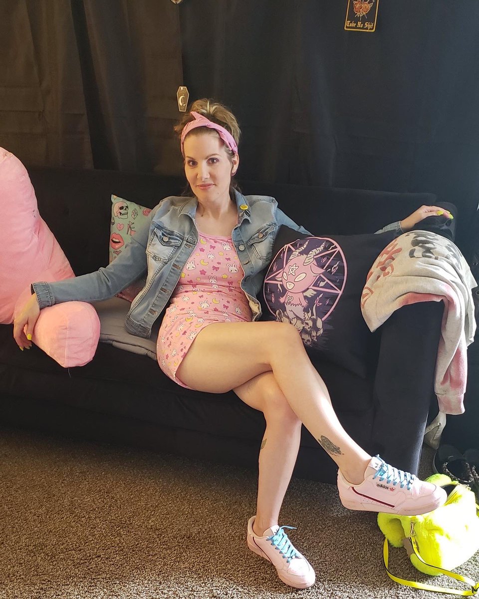 Pastel Goth Baby Girl vibes for the win 🤘🏻🥰 Doesn’t every middle aged woman dress like this for grocery shopping?! *Dress from @littleforbig #pastelgoth #thiccthighs