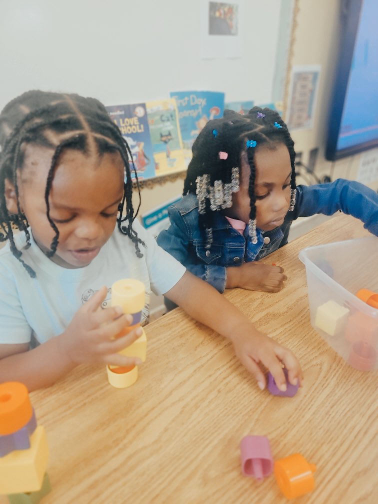 RCPS_EarlyLearn's tweet photo. If you can dream it. You can do it.

#Believe #pat #dph #terrifictuesday #worldclassstudents #preschool https://t.co/LS360AqtGh