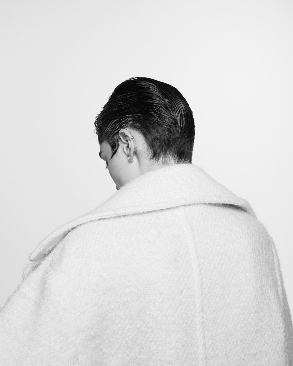iamivamic's tweet photo. overdue magazine online #fashionphotography https://t.co/g0mhrMi27q
