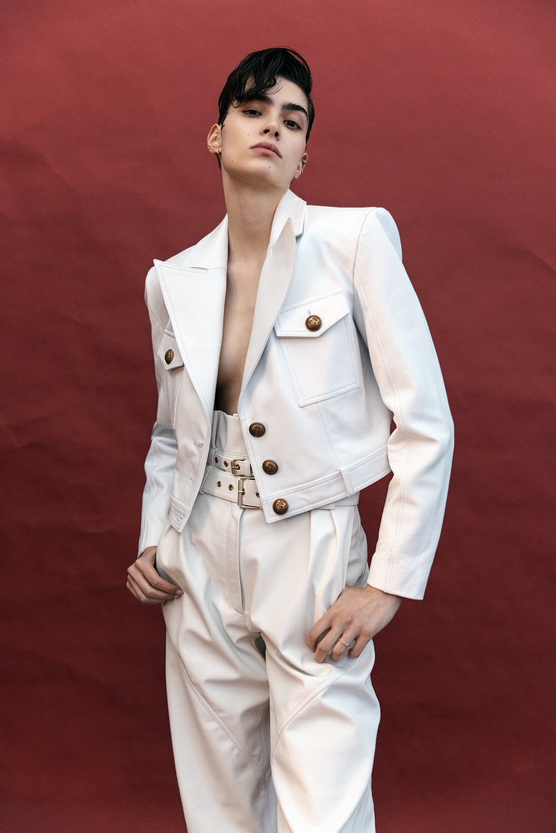 iamivamic's tweet photo. overdue magazine online #fashionphotography https://t.co/g0mhrMi27q