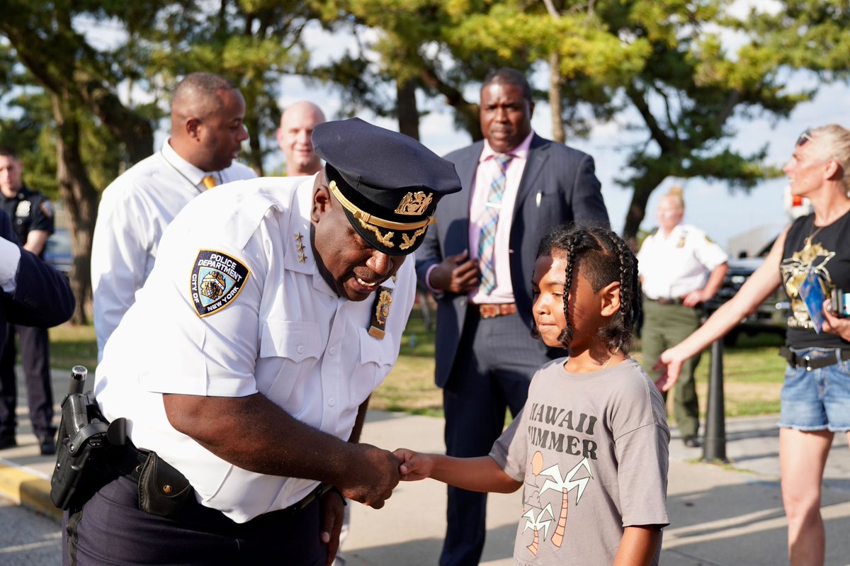 National Night Out is bringing police and community together #onStatenIsland. #NNO2022