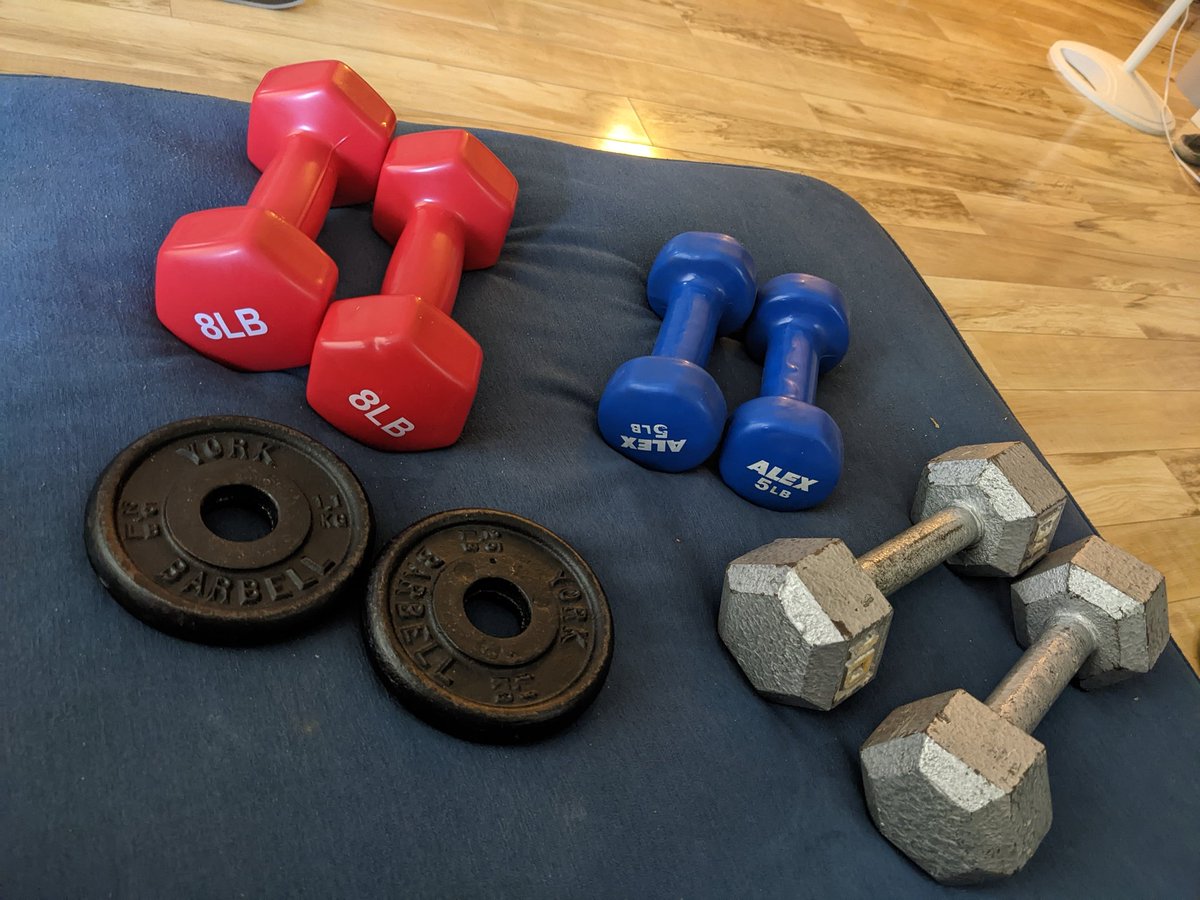 LiveAmazeballs's tweet photo. Back on my bullshit. Just missing the 15 pounders. Soon enough! 💪 https://t.co/CIRudUwIhf