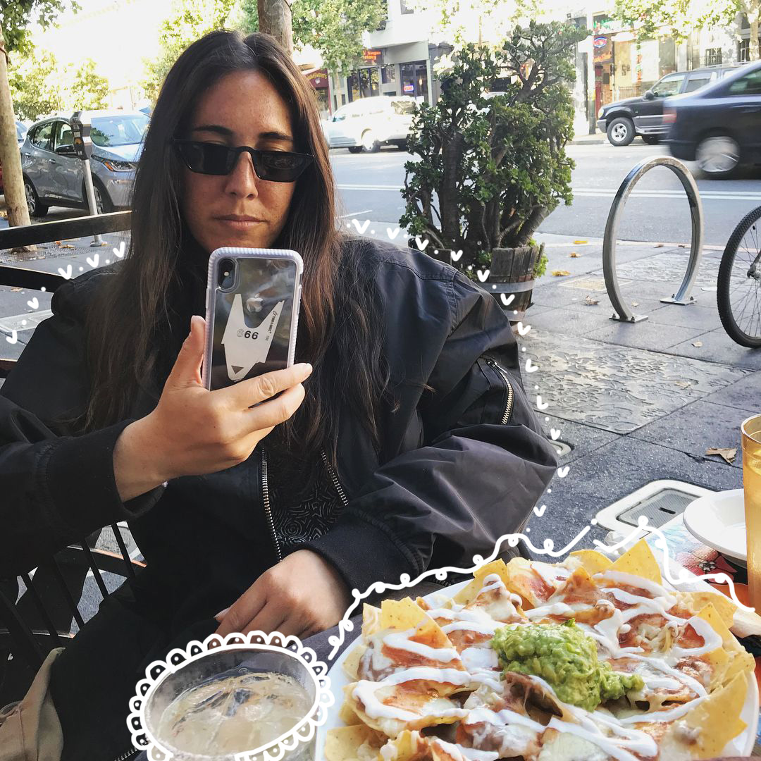 An awesome outfit like this deserves colorful company, like our Nachos full of salsa. 😎 📸 Thank you Megan for sharing this pic!

🕒 Remember we're open from Wednesday to Sunday! 

#nachoscheese #nachos #chips #summervibes #sfeats #bayareastyle