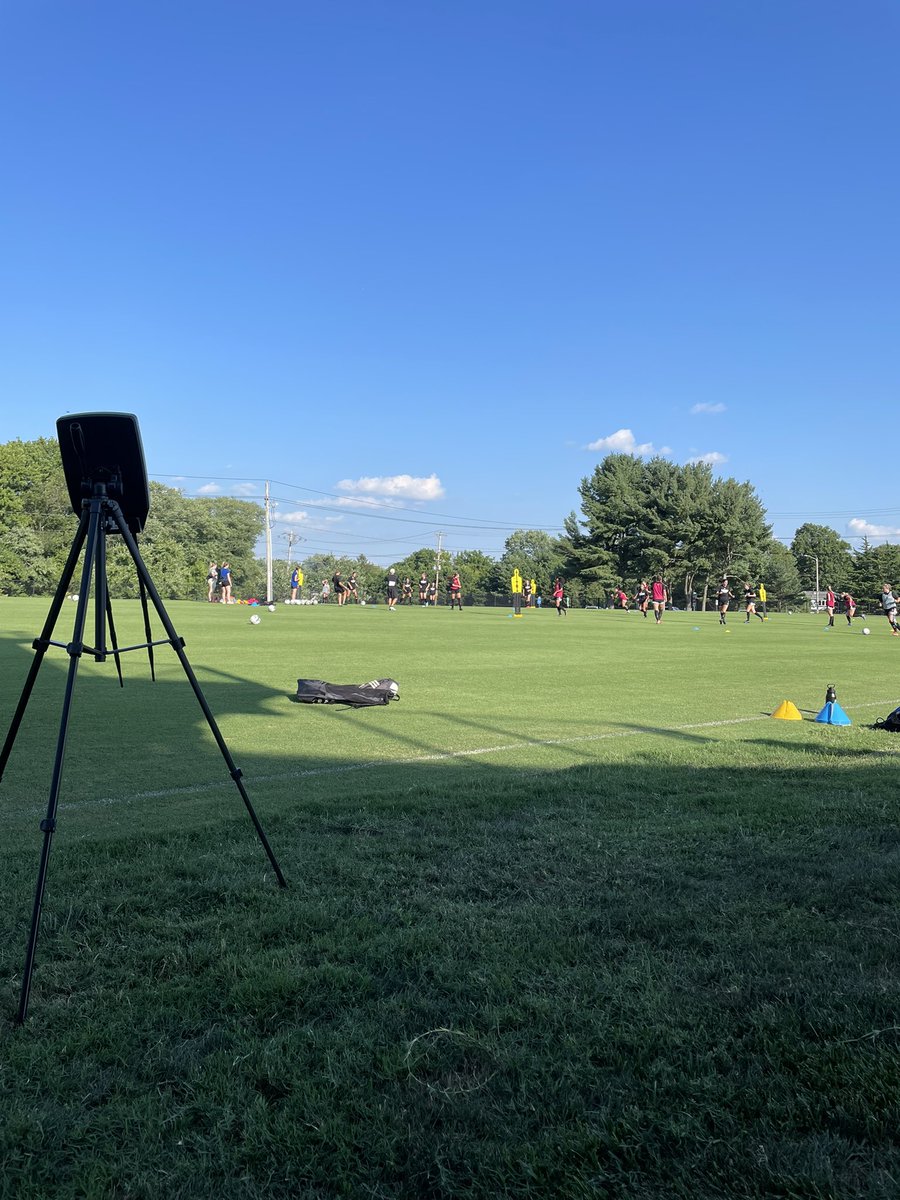 Christina_Raz26's tweet image. ✅1st @DelawareWSOC practice in the books with help from @statsports! 

Focusing on building a drill library and collecting data for threshold tracking #BlueHens #ActionableData💪🤓📊📈
