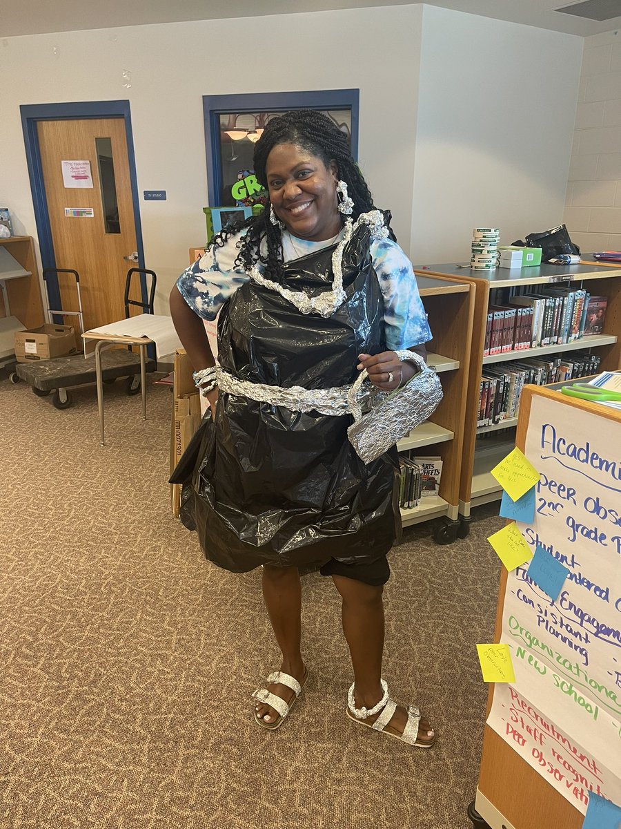 SherrellAshburn's tweet photo. Admin bootcamp fashion show starring @HardyElementary very own proud principal @ShanteDenson! #adminbootcamp #Islelead https://t.co/BeNCcPlh6z