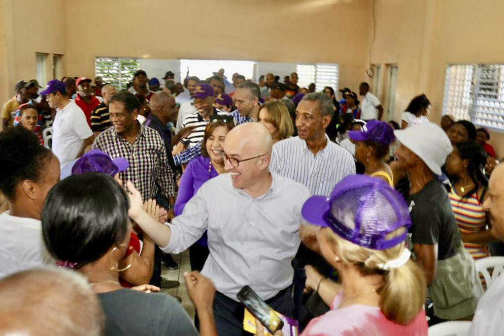 DominguezBrito's tweet photo. En Santo Domingo Este, Circ. 1, realizamos una exitosa y contundente asamblea de trabajo electoral y de organización con los bloques de intermedios de los Juan Pablo Duarte y Manuela Diez. 

¡Este 16 de octubre VOTA 3!
¡TRIUNFAREMOS! 

#FranciscoPresidente #Vota3 https://t.co/evy88joJxR