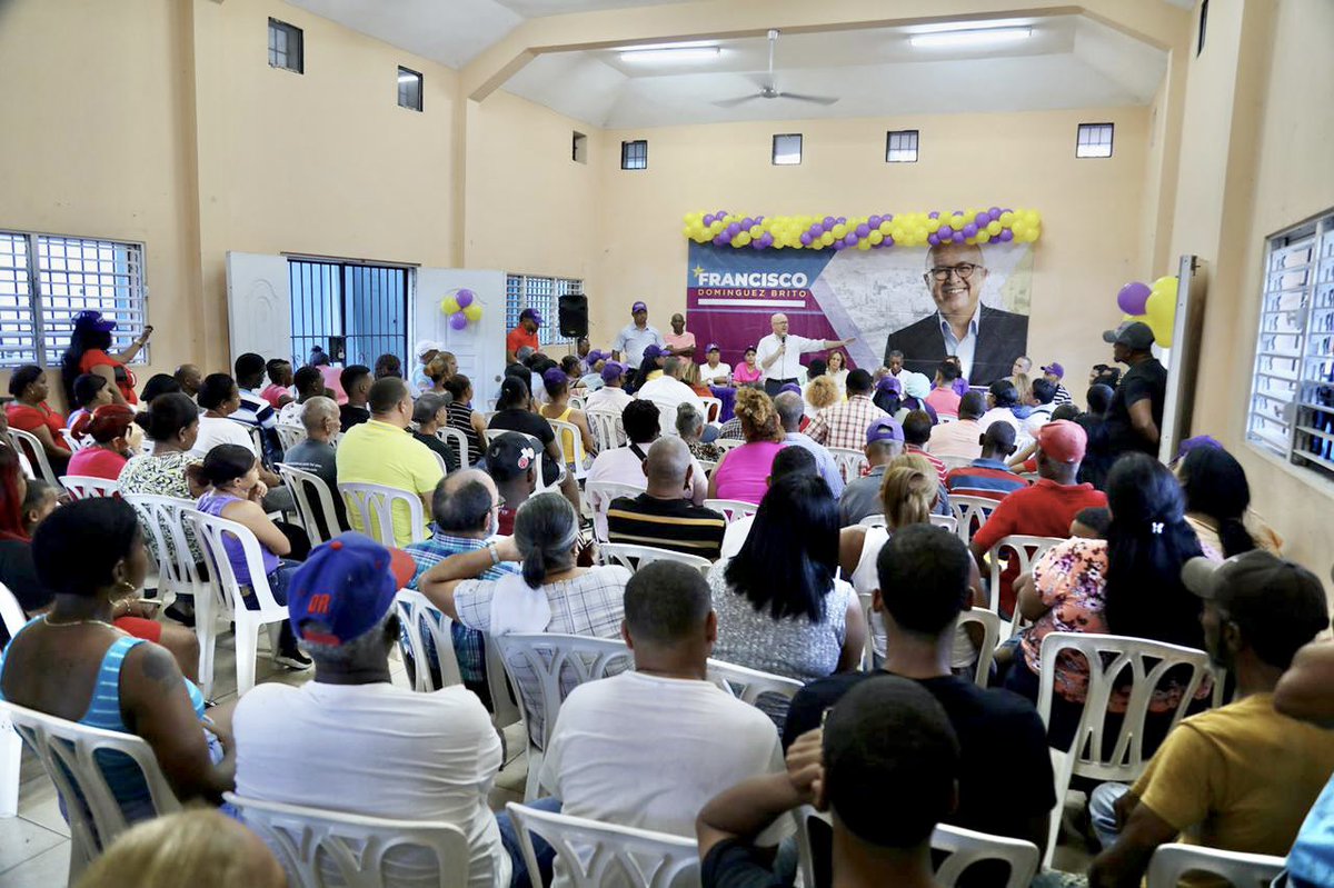 DominguezBrito's tweet photo. En Santo Domingo Este, Circ. 1, realizamos una exitosa y contundente asamblea de trabajo electoral y de organización con los bloques de intermedios de los Juan Pablo Duarte y Manuela Diez. 

¡Este 16 de octubre VOTA 3!
¡TRIUNFAREMOS! 

#FranciscoPresidente #Vota3 https://t.co/evy88joJxR