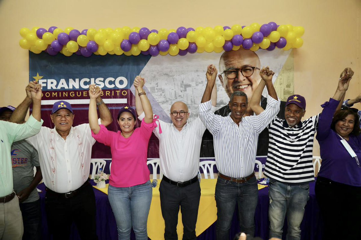 DominguezBrito's tweet photo. En Santo Domingo Este, Circ. 1, realizamos una exitosa y contundente asamblea de trabajo electoral y de organización con los bloques de intermedios de los Juan Pablo Duarte y Manuela Diez. 

¡Este 16 de octubre VOTA 3!
¡TRIUNFAREMOS! 

#FranciscoPresidente #Vota3 https://t.co/evy88joJxR