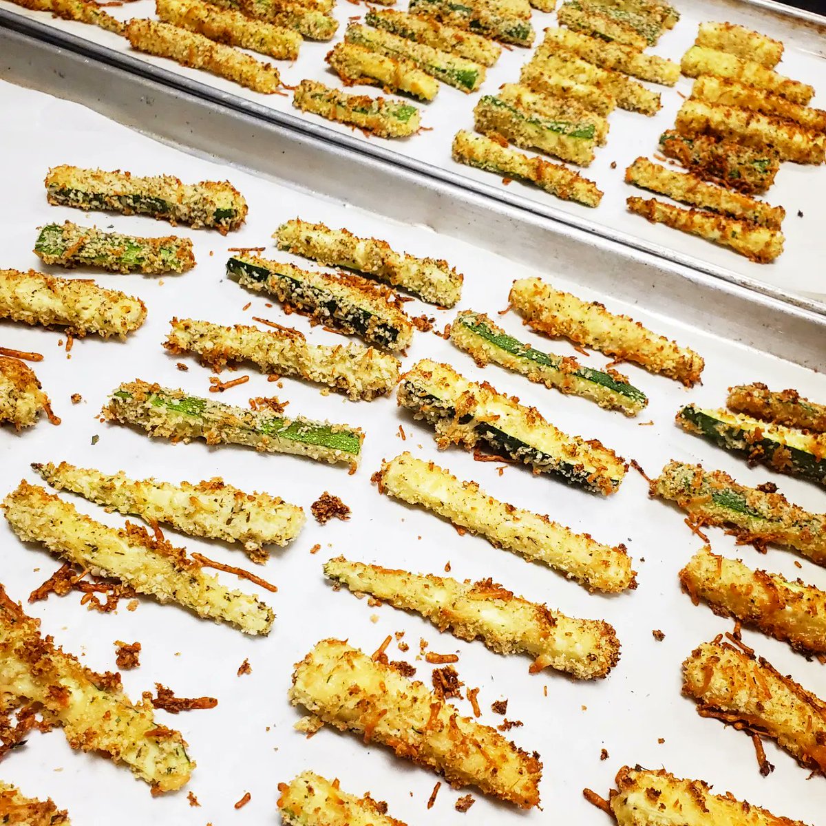 Chefrebeccak12's tweet photo. These hard working #schoolnutrition professionals from 8 Indiana districts made 32 different Vegetable dishes using recipes from Chefs in Schools and districts around the country! @RobertIrvine we'd love you to attend a training to show you all the amazing food served in schools! https://t.co/MSWOMPsa6Z