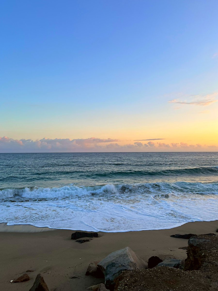 simplekey7's tweet image. But it's hard when our love. 
Hardly amounts to much.