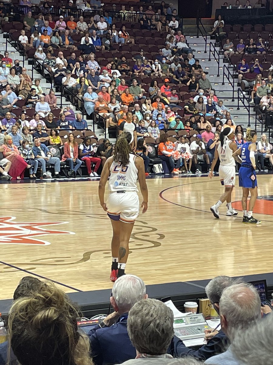 KBarefoot10's tweet photo. Watching my FAV #WNBA player @JennieSimms25 on #NBATV π₯ #Bossladyproud #JennieSimms #Hungry&Humble https://t.co/fJRJD2QANK