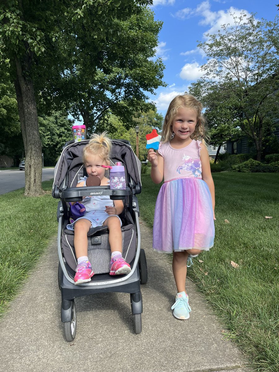 Our walk to Perry Park tonight turned into “the best night ever!” Thanks <a href="/WorthingtonPD1/">Worthington Police</a> for the DQ treats (and all you do for Wotown) on your #NationalNightOut ! 💙