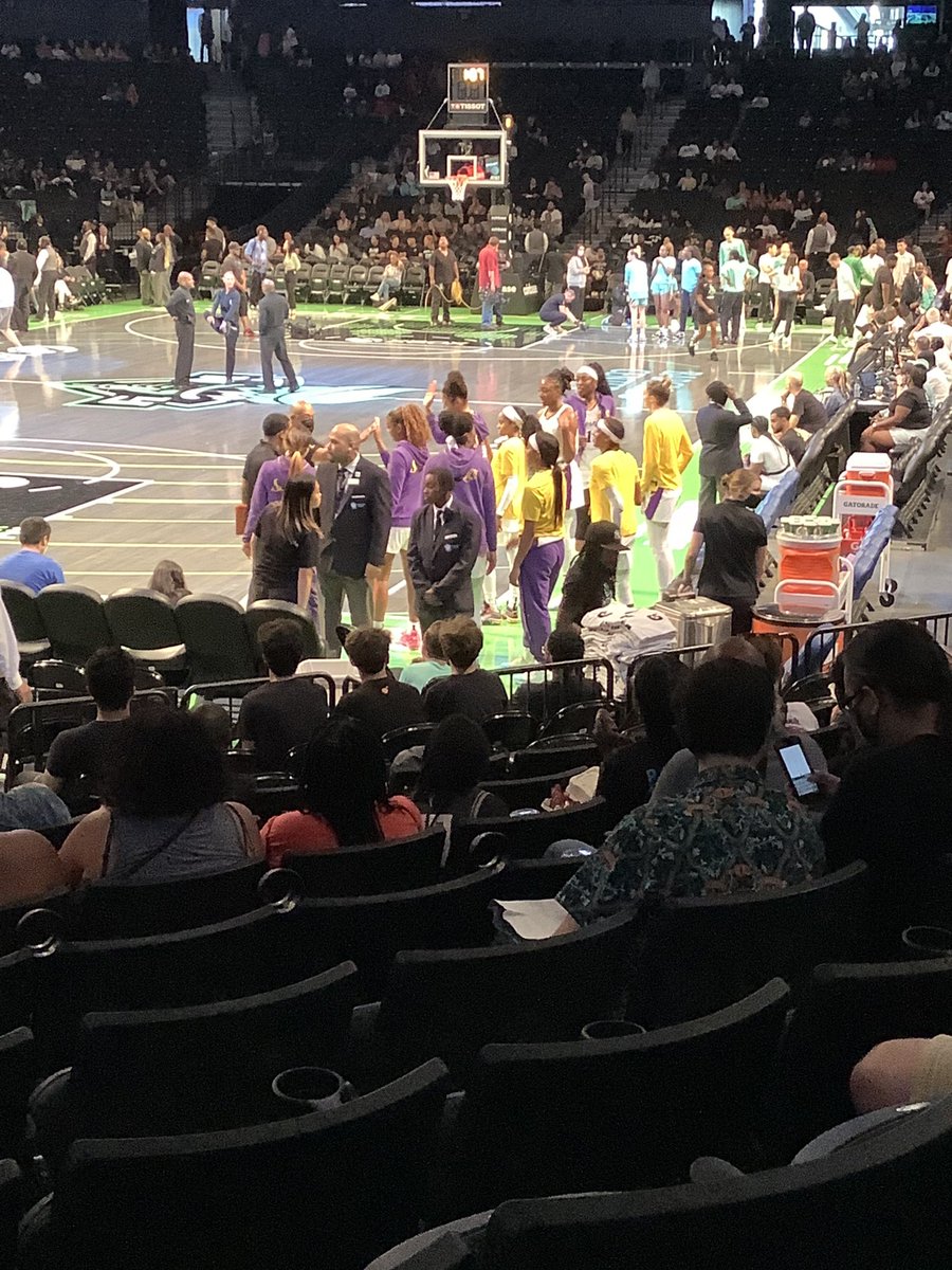 At the @nyliberty game tonight 💯🏆💪