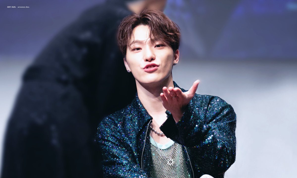 hello!! i’m a new account dedicated to #SEVENTEEN’s lee chan !! i will be posting anything related to our dino (pics, gifs, videos, etc) please rt and follow to spread 🦦🤍 <a href="/pledis_17/">세븐틴(SEVENTEEN)</a>