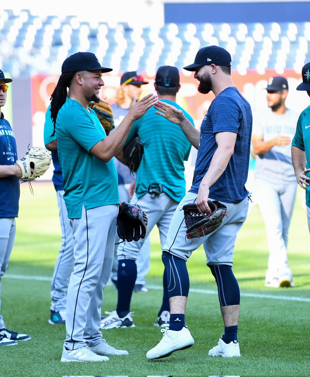 At least the Seattle Redlegs are having fun