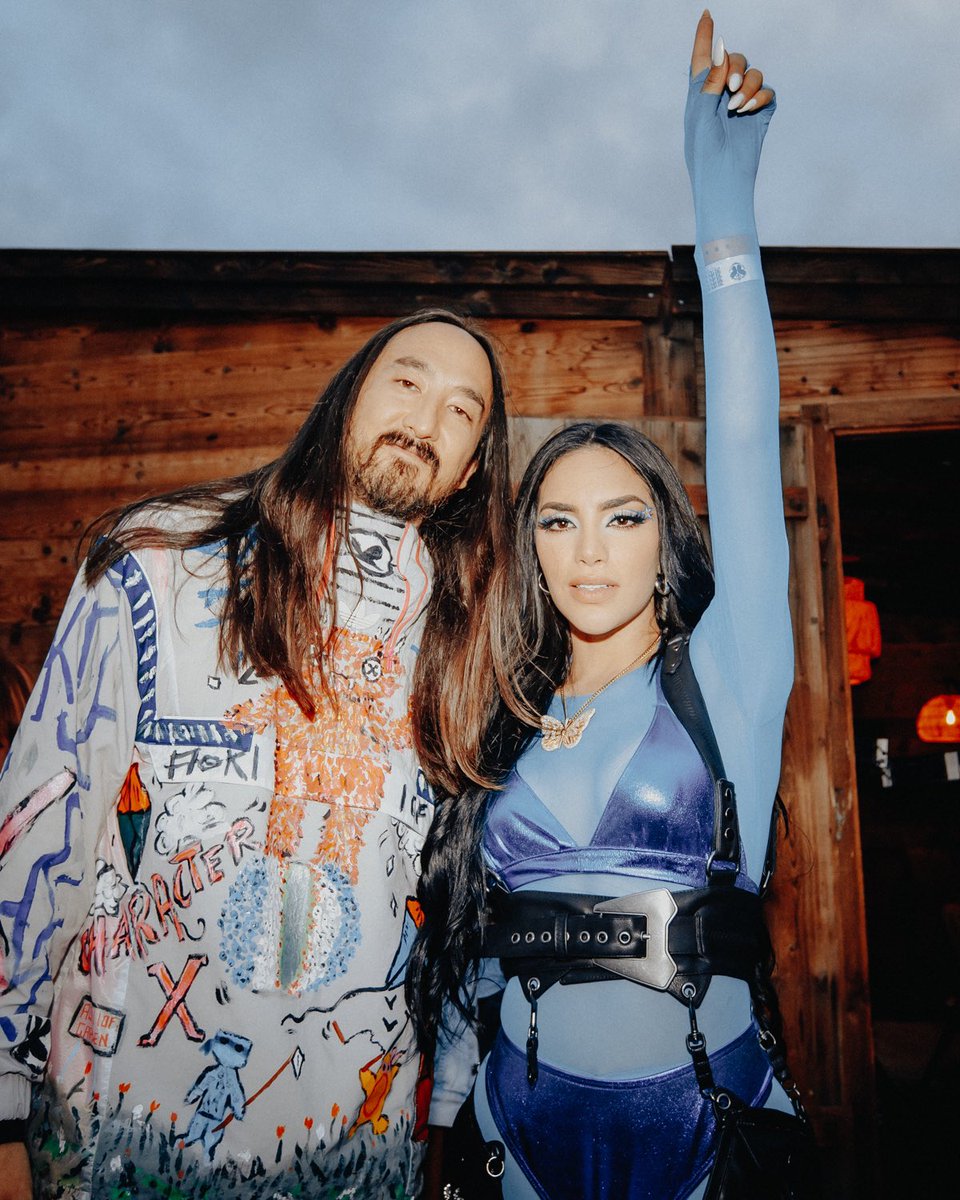 Samneill_photo's tweet photo. @KimberlyLoaiza_ @steveaoki https://t.co/des8mZTpAe