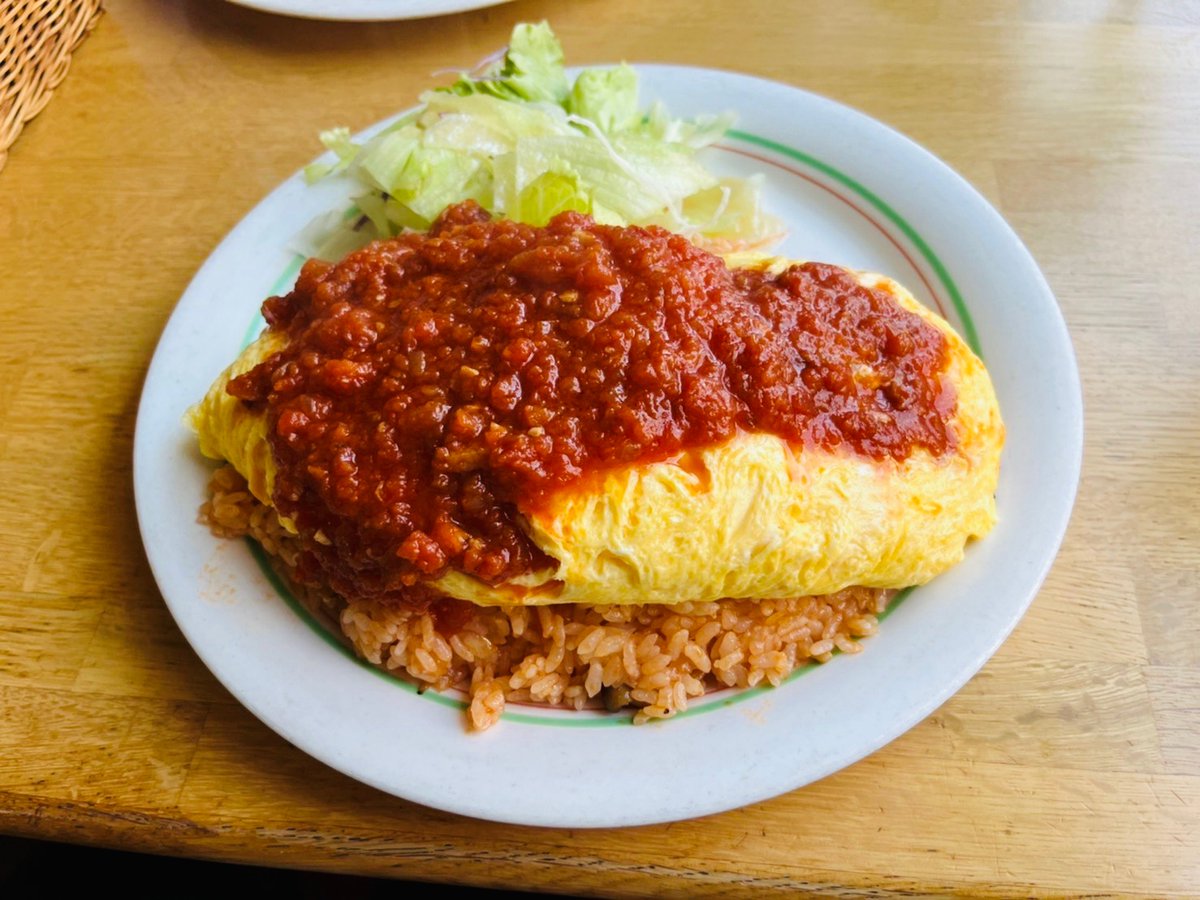 ietochinavi's tweet photo. 今日の #おすすめランチナビ は白石区本郷通にある「オムパレス」さん🍳
ここのオムライスはなんと��を5個使ったBIGサイズ😲文句なしの満足感◎です！
もちろん味もすごく美味しいので、ぜひランチに利用してみて下さい🐓（営業F)
#札幌グルメ https://t.co/cFYgn28MCW