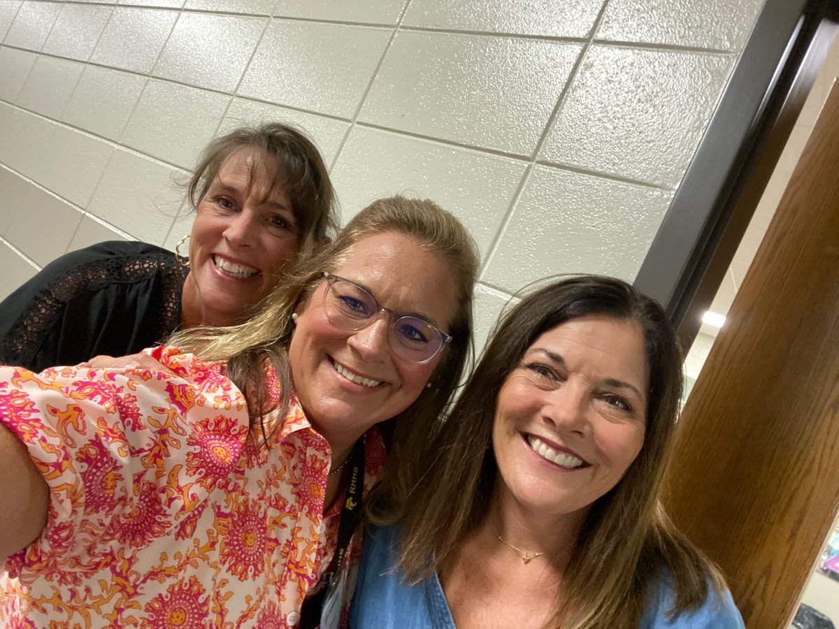 RHHS is lucky to get these two master teachers.  I am even luckier to get to share a room with Mrs. Bayens.  #RHHS