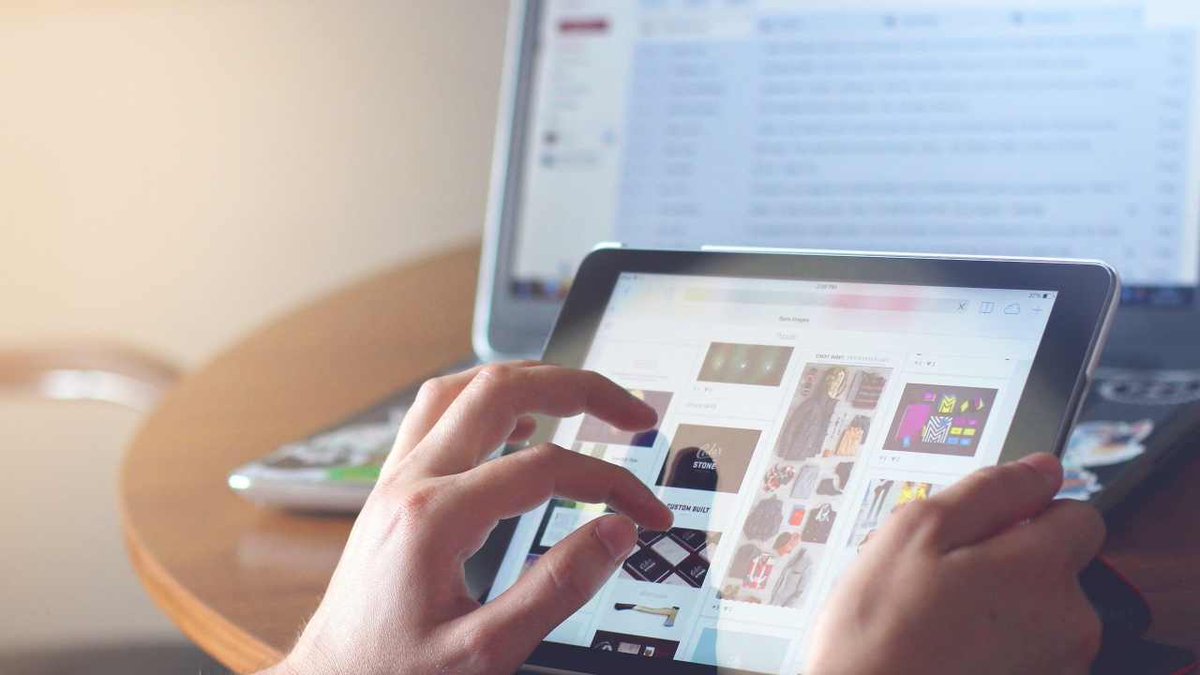 ForbesChile's tweet photo. 📉 Ventas del retail online en Chile caen 38,7% en segundo trimestre del año

El indicador acumula una baja de 30,1% en la primera mitad del año al comparar con igual período de 2021 ➡ https://t.co/1S4thuw3KQ

#negocios #emprender #emprendertransforma #ecommerce #forbeschile https://t.co/VRwCisfvnf