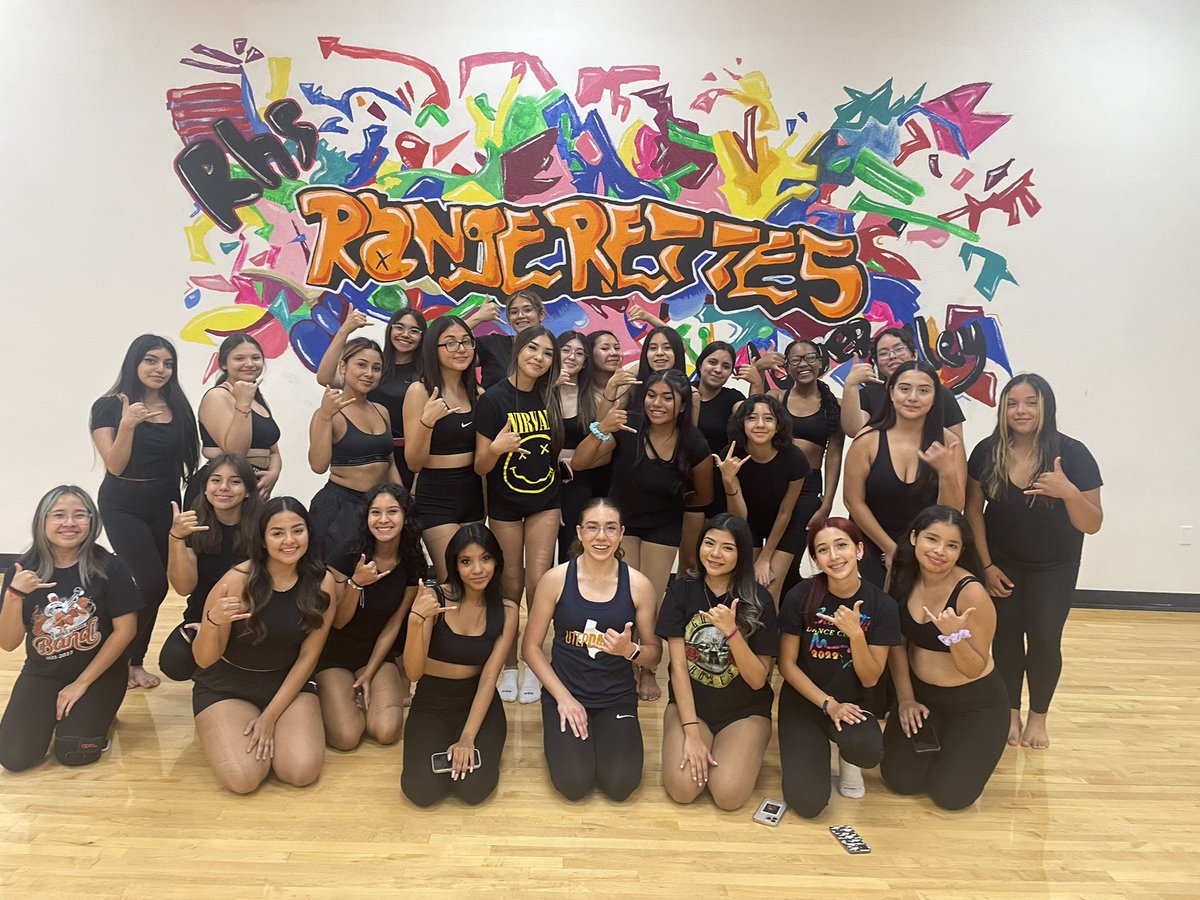 LOVED! learning some new choreography with✨ kaitie ✨THANK YOU SO MUCH 🧡💙 @MaribelMguillen @Ranger_StuCo @UTEPDanceTeam #riverside4ever