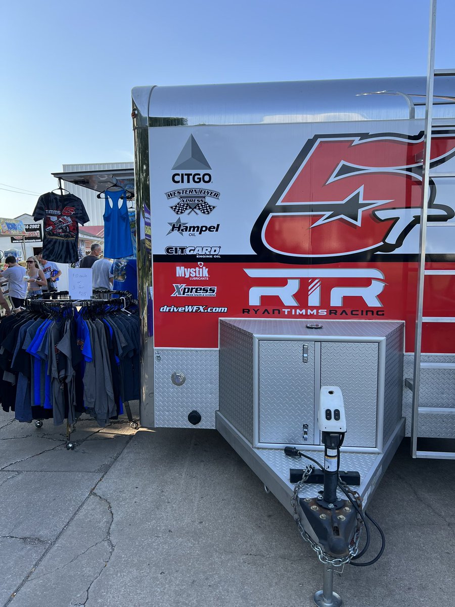 @RyanTimms_5T & #team5T are ready for @LucasOilASCS 360 action tonight at @Lakeside_Spdwy! If you’re at the track, come by the RTR Merch Trailer and buy a shirt or hat! #teamWFX🤘🏻 #CitGard @CITGO @MystikLubes @HampelOil @driveWFX @OctaneInk Watch LIVE on @FloRacing!