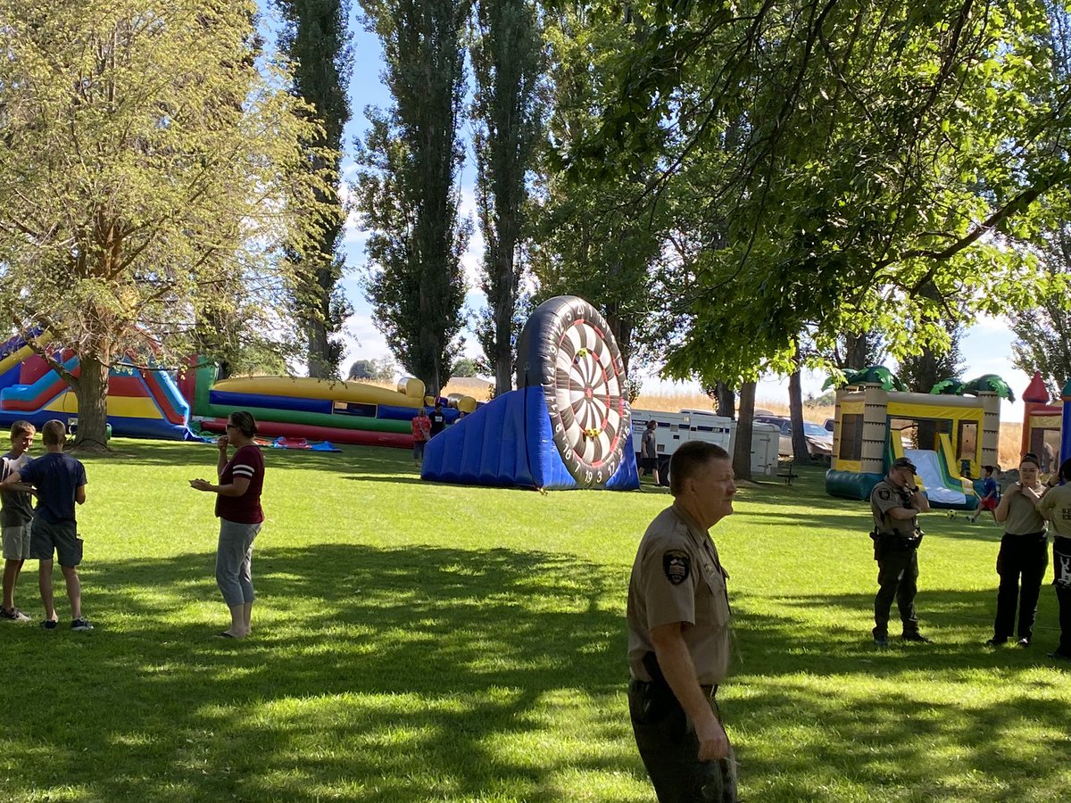 WSPElProtector's tweet photo. Nomas queda 3 horas para venir a visitarme. Tenemos muchas actividades para que disfruten los adultos y niños. #nationnightout https://t.co/gPlu5VNOdm