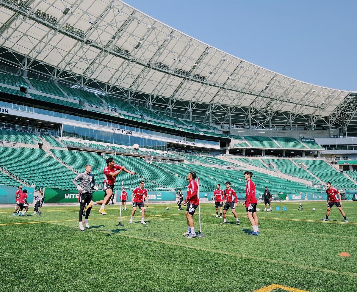 TorontoFCII's tweet photo. Final reps in Regina before we face off against @SunderlandAFC U-23 at Mosaic Stadium tomorrow evening 🇨🇦🏟⚽️ 

#AllForOne | #YoungReds https://t.co/UQfptlefdD