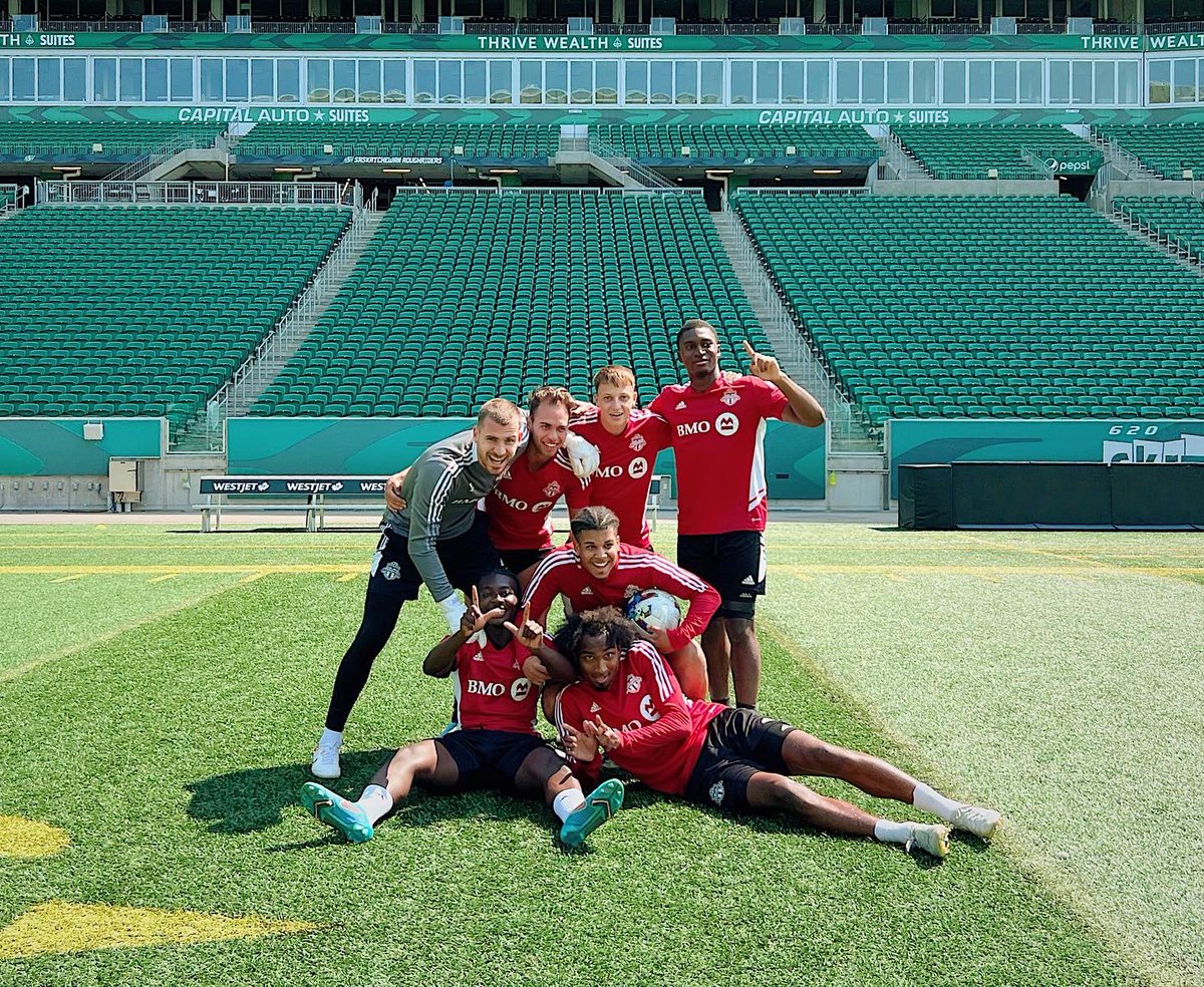 TorontoFCII's tweet photo. Final reps in Regina before we face off against @SunderlandAFC U-23 at Mosaic Stadium tomorrow evening 🇨🇦🏟⚽️ 

#AllForOne | #YoungReds https://t.co/UQfptlefdD