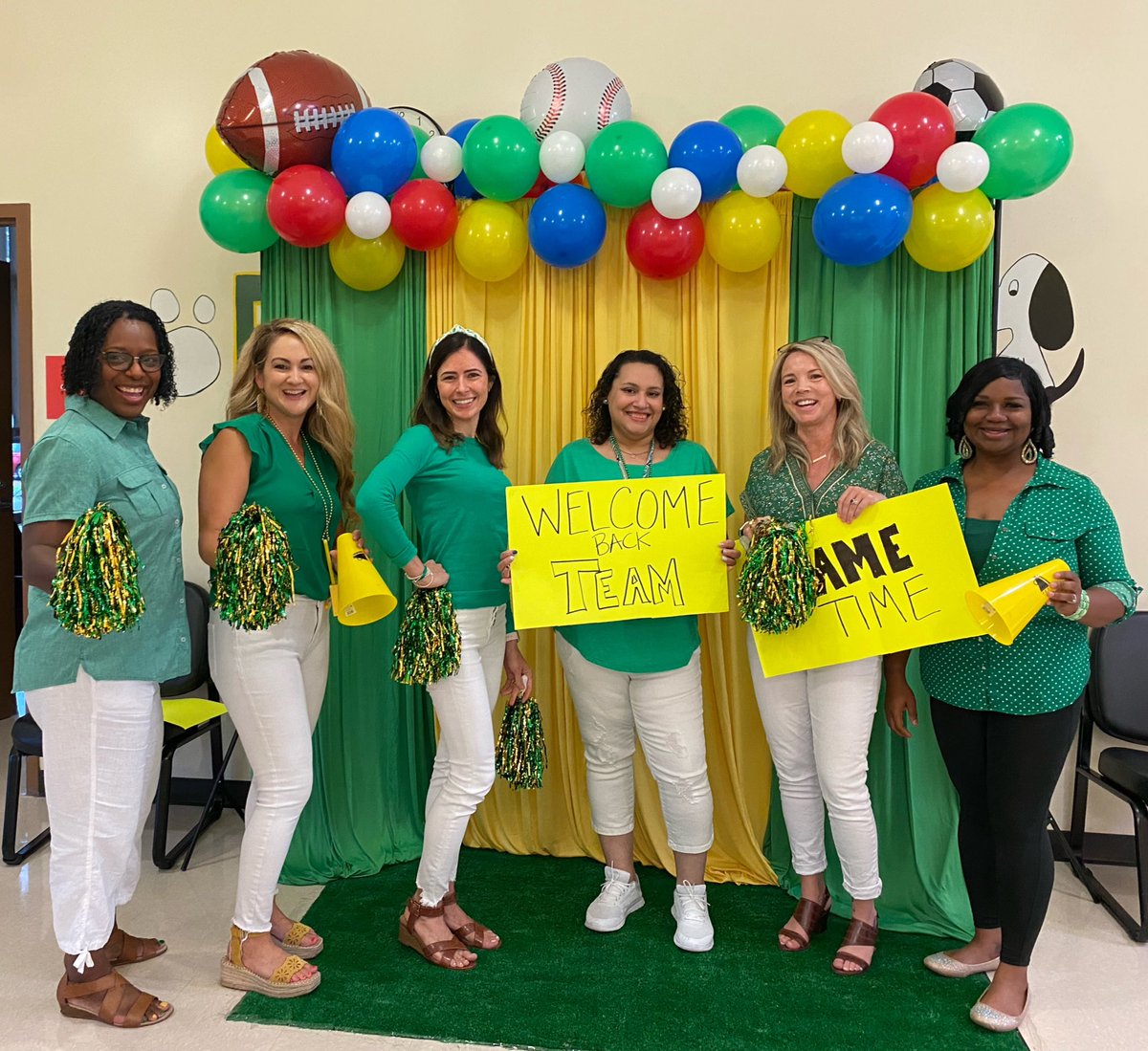 JBtinylibrarian's tweet photo. We celebrated the best beagle pack of teachers and staff today. The Bridgedale team brought excitement, energy, engagement, and empathy as we focused on success and prepared for our littlest beagles! It’s game time for a winning season ahead! 💚💛 @BridgedaleElem https://t.co/Pf3PCglupx