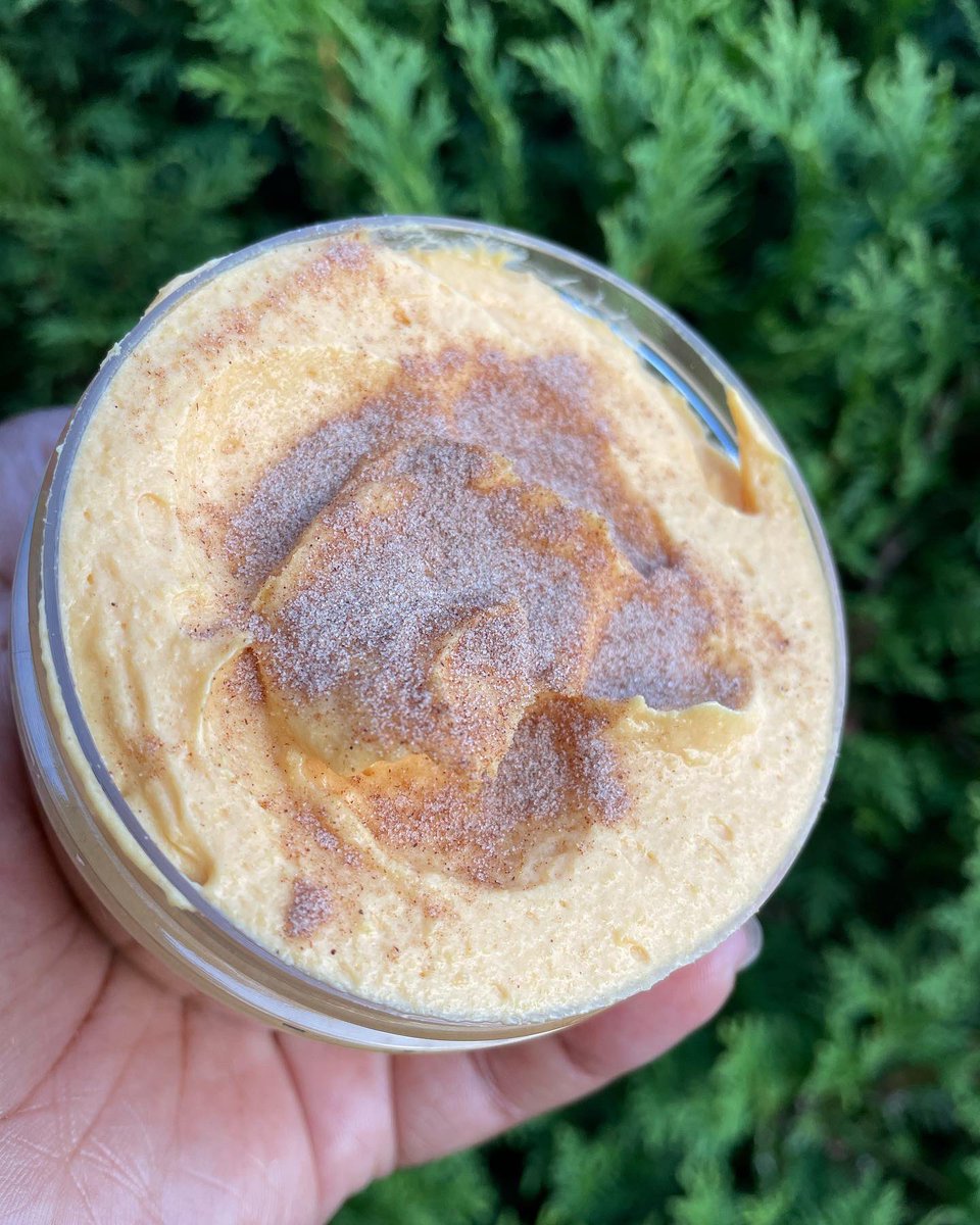 SheaDeshon's tweet photo. Did someone say FALL FRAGRANCES 🍂🍁 

That’s right, PUMPKIN CINNAMON ROLL (topped with REAL Cinnadust) will officially be available September 1 🎃🍁🍂 https://t.co/CqQZesPfaX
