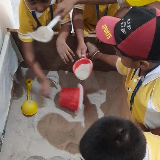 SunbeamDLN's tweet photo. Activity: Sand Play
Class: KG1

#SunbeamSchool 
#Dildarnagar 
#learningwithfun
#activitybasedlearning https://t.co/hluyBidNrr