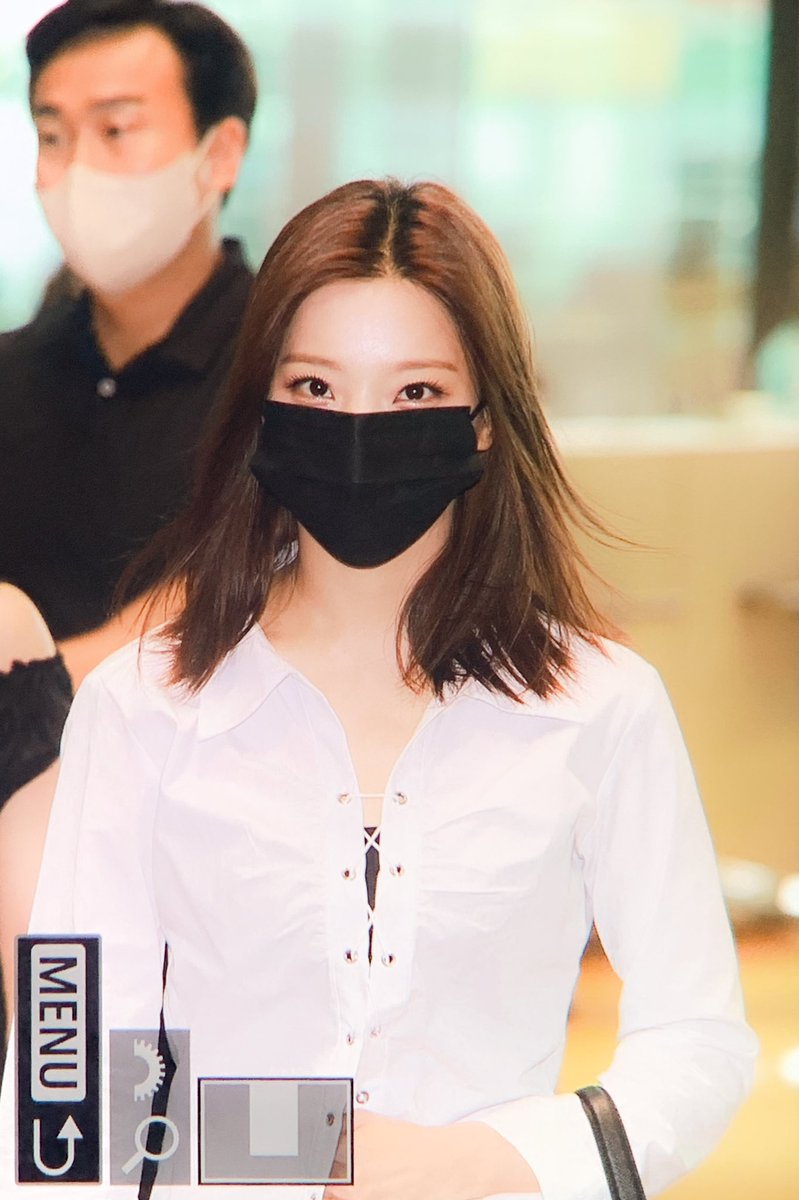FADEOUT_17's tweet photo. 220803 #프로미스나인   #fromis_9   #이새롬 #새롬 https://t.co/HcEONAejSK