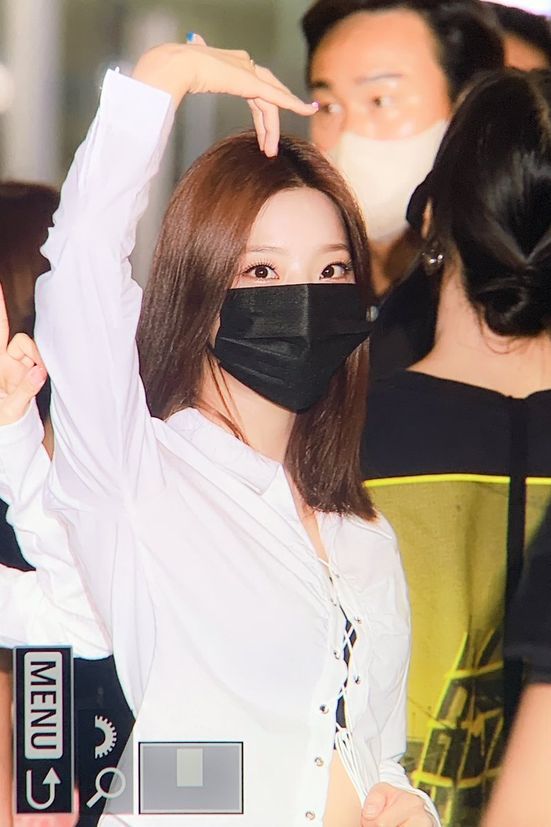 220803 #프로미스나인   #fromis_9   #이새롬 #새롬