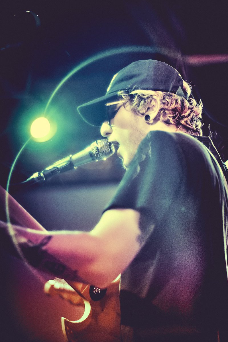 discord_theory's tweet photo. ☀️A Summer Tour Remember☀�� has been such a BLAST so far 🚀 We’re playing our hometown show this THURSDAY at the one and only @CROWBARLIVE ❤️ Featuring the STACKED lineup of Hollyglen, @ForTheBestFL, MAK, &amp; The Drain Outs 🔥 Get ready to give us everything you got DTFam🤘👽 https://t.co/5wqcPQlztq