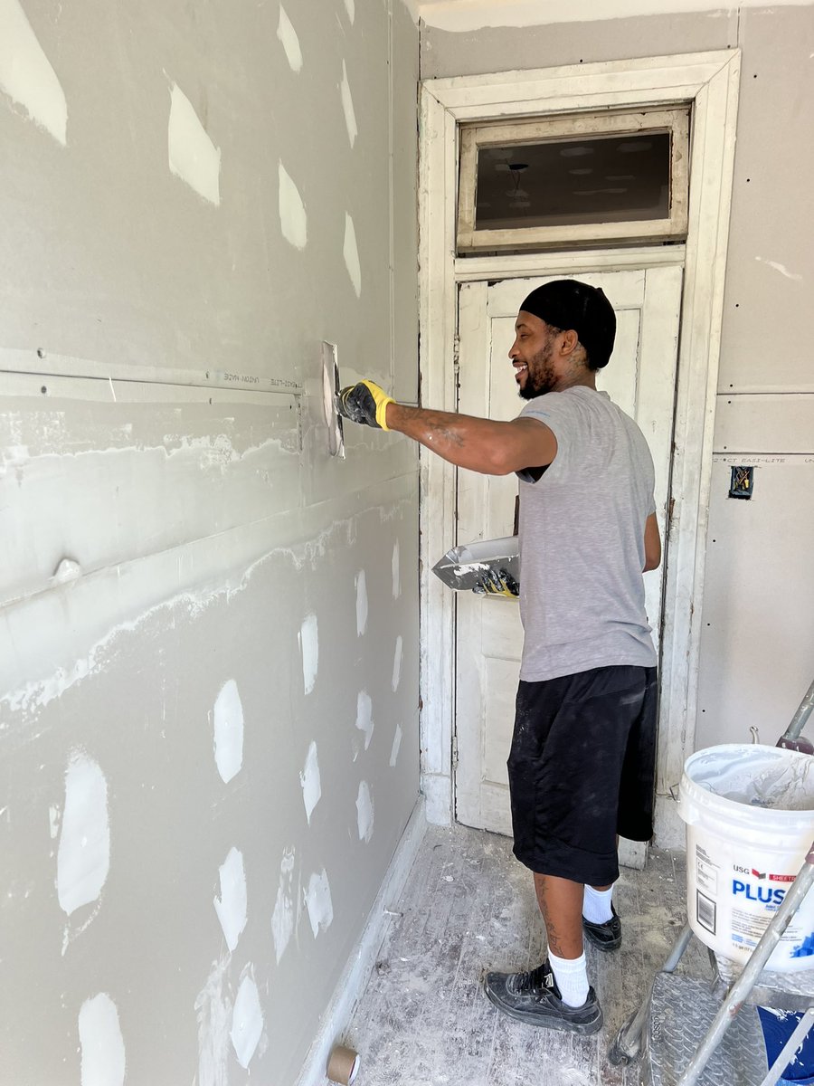 Tavon’s moved up to muddin’. 

#parkheights
#baltimore